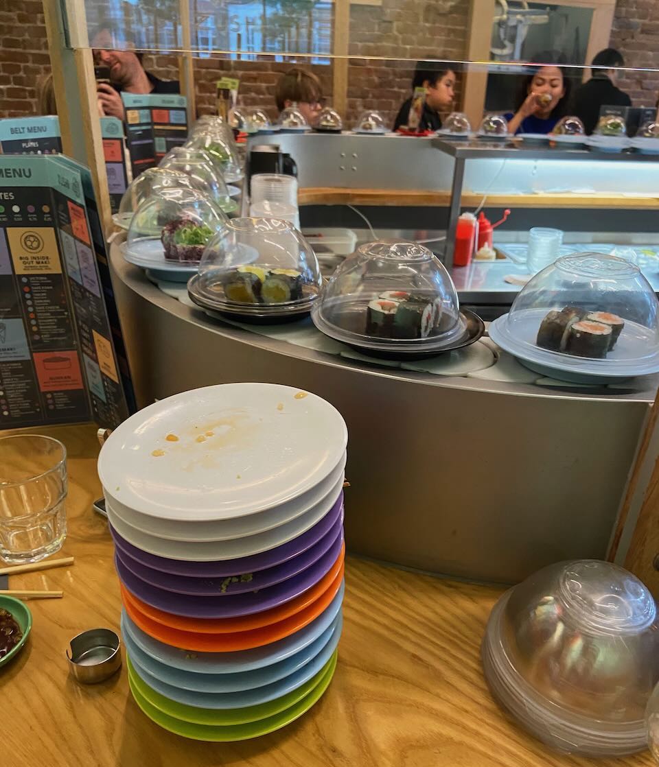 Conveyor belt sushi